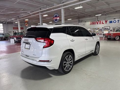 Used 2024 GMC Terrain Denali w/ Denali Premium Package image 5