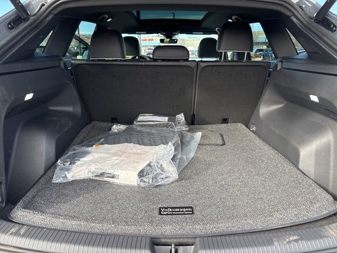 New 2026 Volkswagen Atlas Cross Sport SEL Premium R-Line image 25