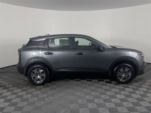 New 2025 Nissan Kicks SR image 2