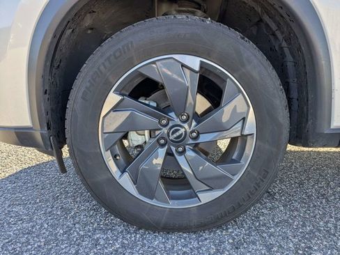 Certified 2024 Nissan Rogue SV image 12