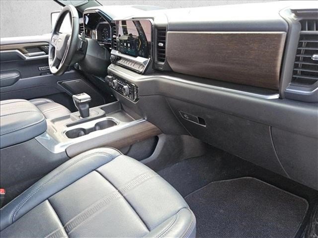 Used 2025 Chevrolet Silverado 1500 High Country w/ Technology Package AWD/4WD image 21