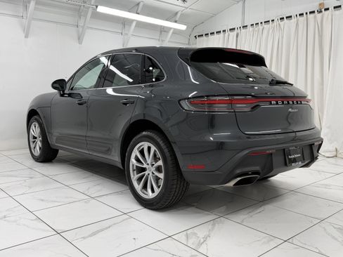 Certified 2025 Porsche Macan image 3