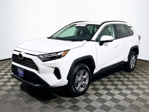 Used 2025 Toyota RAV4 XLE AWD/4WD image 3