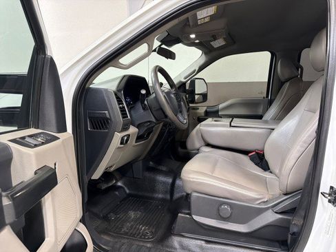 Used 2022 Ford F350 XL w/ Power Equipment Group image 11