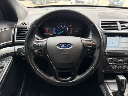 Used 2017 Ford Explorer XLT w/ Equipment Group 202A FWD image 10