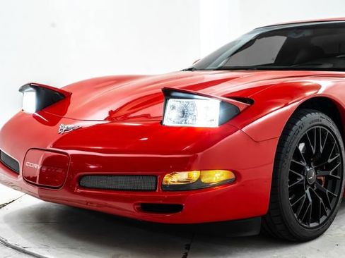 Used 2003 Chevrolet Corvette Z06 w/ Memory Package, 3 Drivers image 18