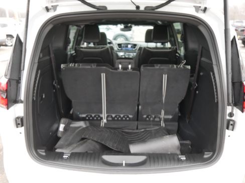 Used 2022 Chrysler Pacifica Limited w/ S Appearance Package image 18