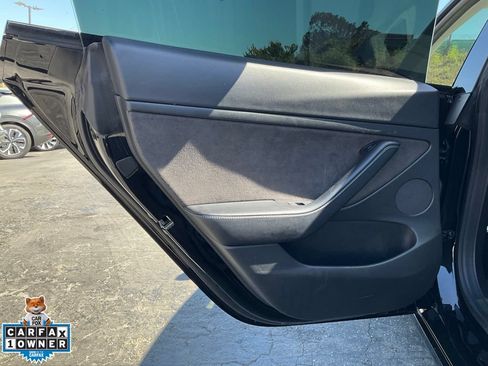 Used 2022 Tesla Model 3 Long Range AWD/4WD image 36