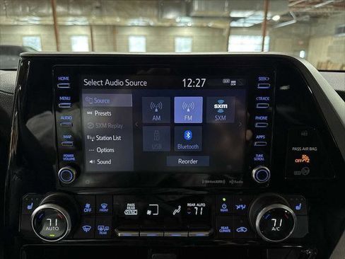 Certified 2022 Toyota Highlander XLE image 21