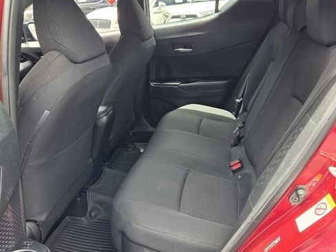 Used 2018 Toyota C-HR XLE FWD image 7