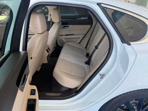 Used 2020 Jaguar XF Premium image 13