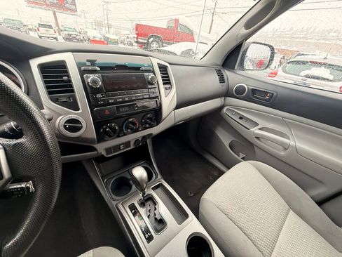 Used 2012 Toyota Tacoma 4x4 Double Cab w/ SR5 Pkg image 11