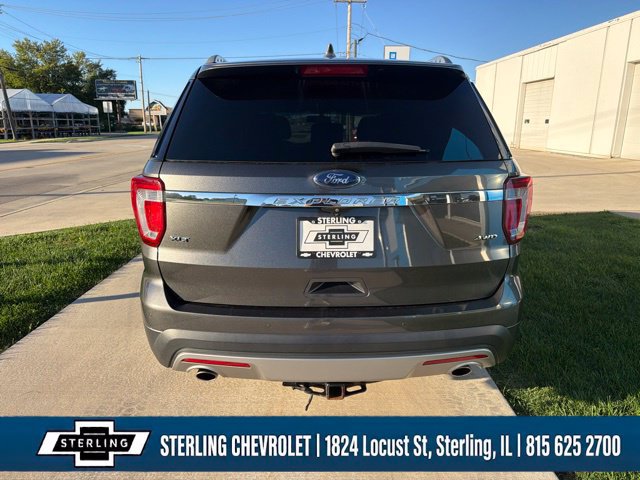 Used 2017 Ford Explorer XLT w/ Equipment Group 201A AWD/4WD image 4