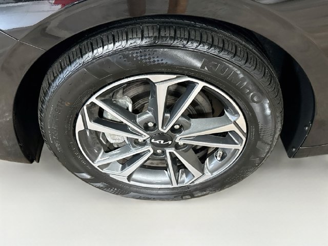 Certified 2023 Kia Forte LXS FWD image 29