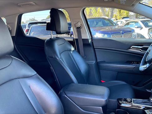 Used 2023 Kia Sportage EX image 9