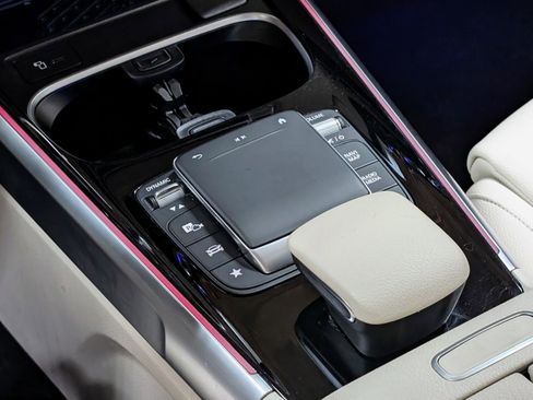 Used 2023 Mercedes-Benz EQB 300 4MATIC w/ Exclusive Package image 27