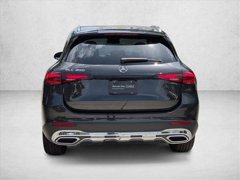 Used 2026 Mercedes-Benz GLC 300 image 7