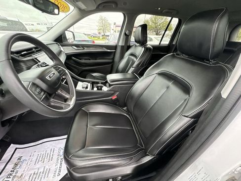 Used 2023 Jeep Grand Cherokee Limited AWD/4WD image 11