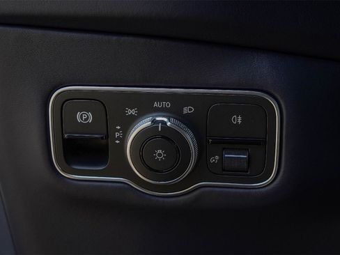 New 2026 Aston Martin DBX 707 image 26