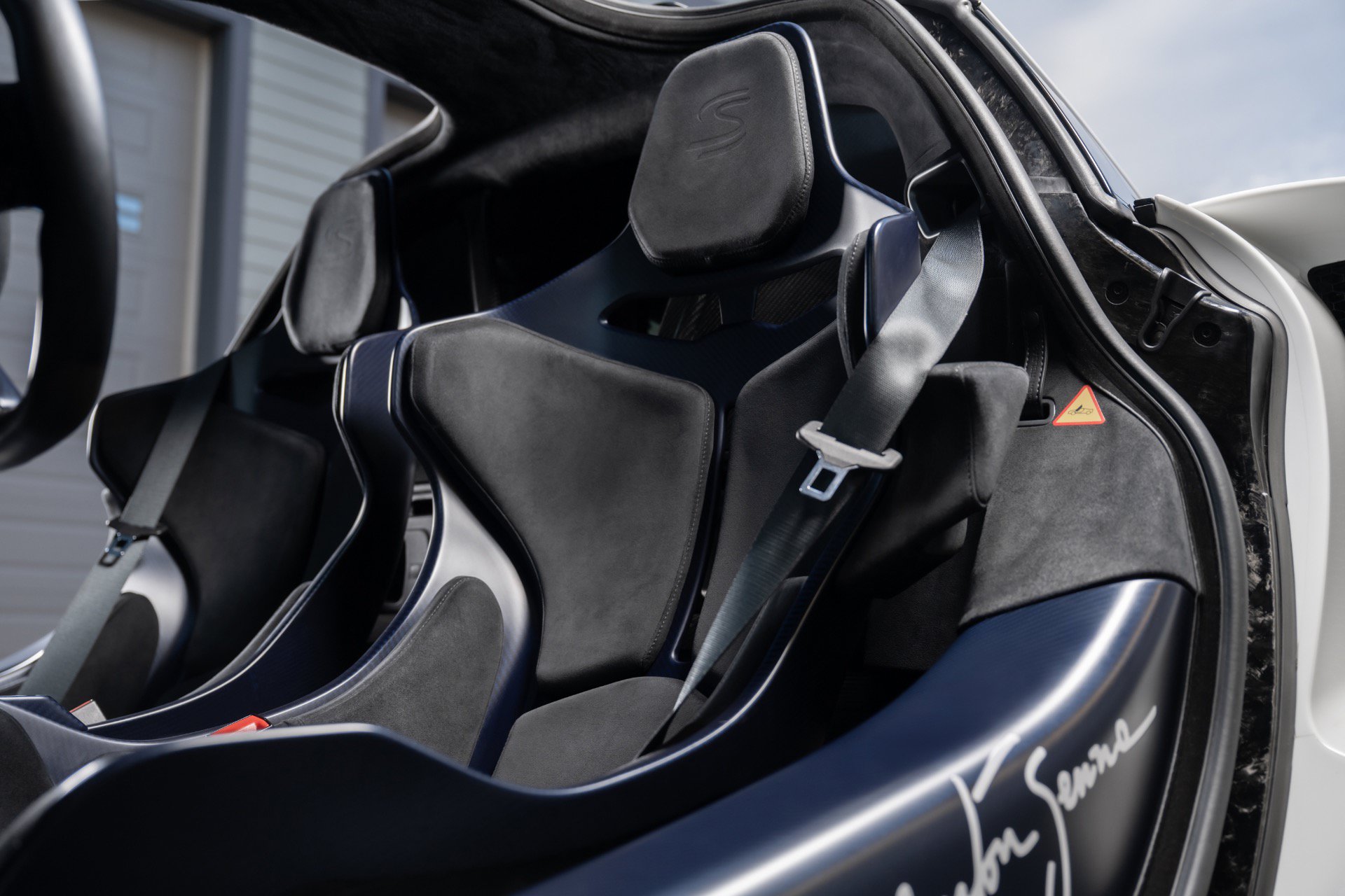 Used 2019 McLaren Senna RWD image 29