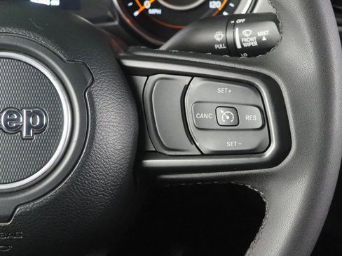 Used 2023 Jeep Wrangler Willys image 22