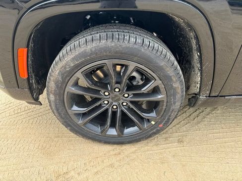 New 2026 Jeep Grand Wagoneer Summit AWD/4WD image 9