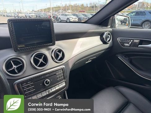 Used 2018 Mercedes-Benz GLA 250 4MATIC image 9