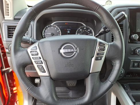 Certified 2024 Nissan Titan SV w/ SV Convenience Package AWD/4WD image 10