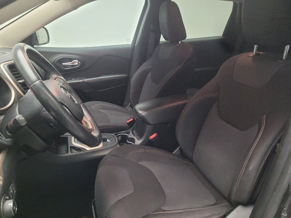 Used 2015 Jeep Cherokee Latitude FWD image 17
