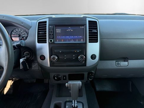 Used 2019 Nissan Frontier SV image 11