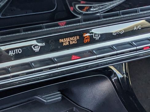 Used 2025 Mercedes-Benz CLA 250 image 23