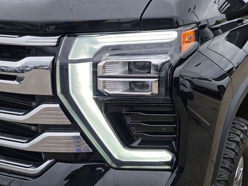 Used 2024 Chevrolet Silverado 2500 High Country w/ High Country Premium Package AWD/4WD image 11