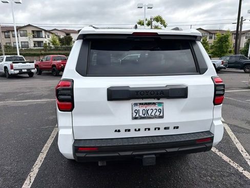 Used 2025 Toyota 4Runner SR5 AWD/4WD image 14