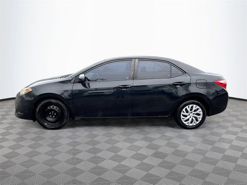Used 2017 Toyota Corolla LE image 9
