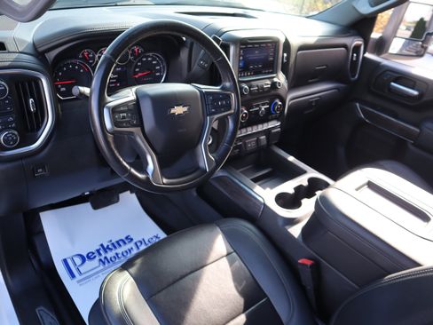 Used 2021 Chevrolet Silverado 2500 LTZ w/ LTZ Convenience Package image 29