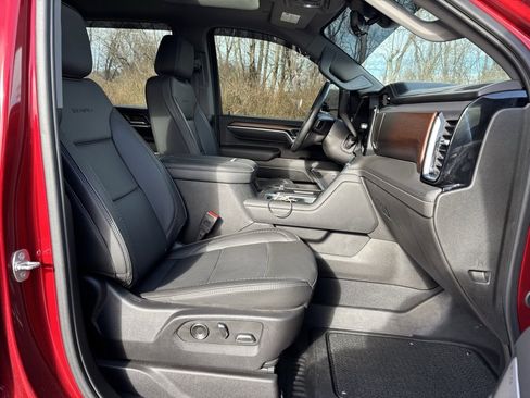 Used 2024 GMC Sierra 3500 Denali w/ Denali Reserve Package image 28