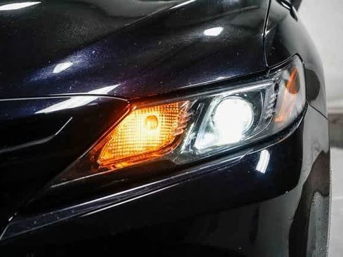 Certified 2023 Toyota Camry SE image 6