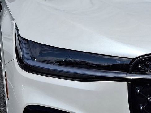 Used 2024 Lincoln Nautilus Reserve w/ Equipment Group 202A image 9