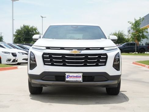 Used 2026 Chevrolet Equinox LT w/ Convenience Package II FWD image 2