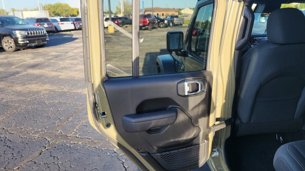 Used 2025 Jeep Wrangler Unlimited Sport AWD/4WD image 14