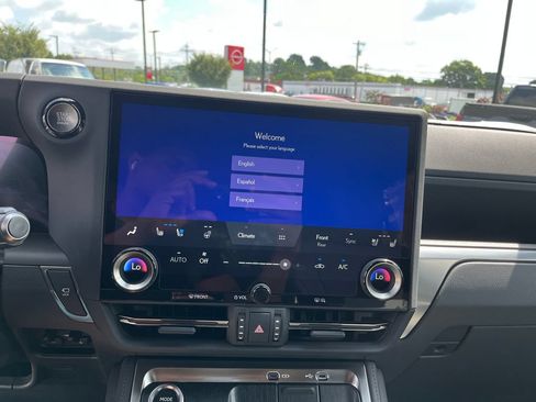 Used 2026 Lexus GX 550 w/ Accessory Package (2T) AWD/4WD image 16