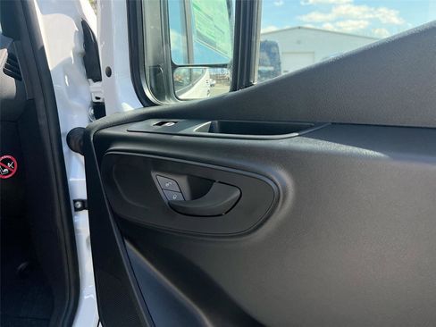 New 2025 Mercedes-Benz Sprinter 2500 image 25