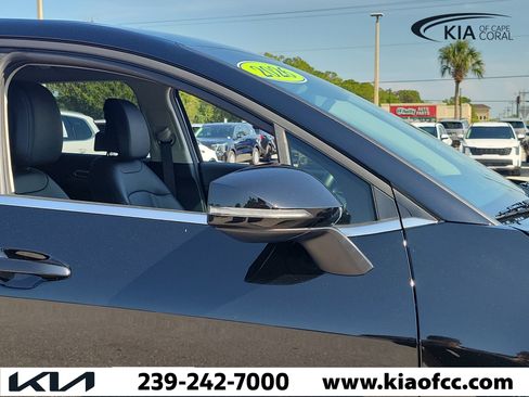 Used 2026 Kia Sportage EX FWD image 8