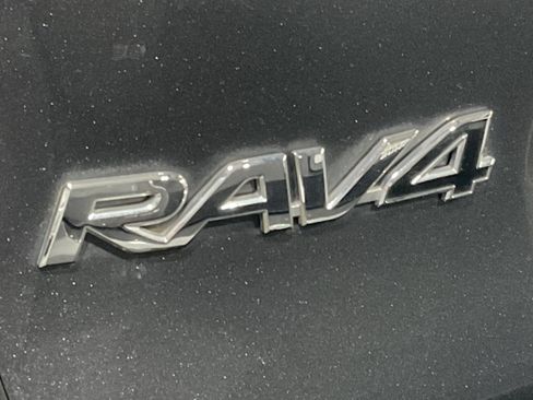 Used 2020 Toyota RAV4 XLE w/ Convenience Package AWD/4WD image 7