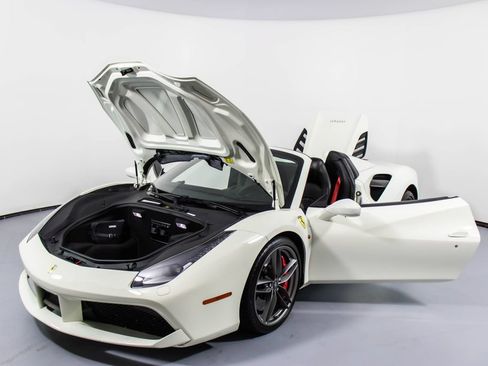 Certified 2019 Ferrari 488 Spider RWD image 33