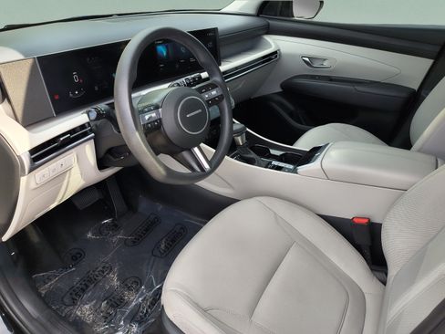 Certified 2025 Hyundai Tucson SEL AWD/4WD image 18