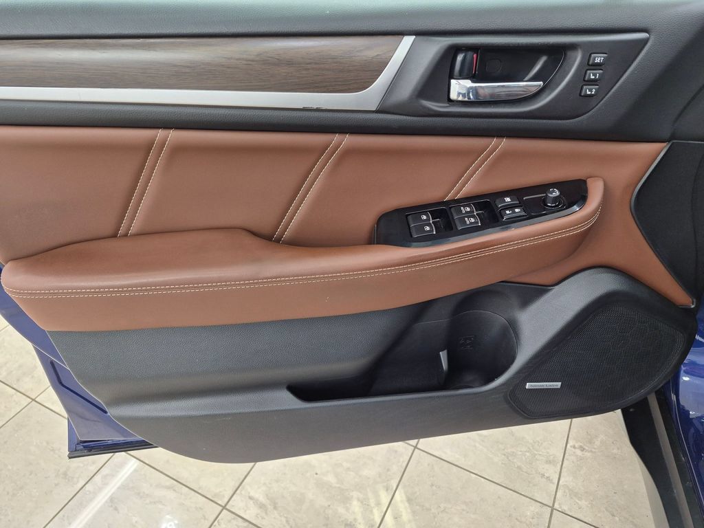 Used 2017 Subaru Outback 2.5i Touring AWD/4WD image 14