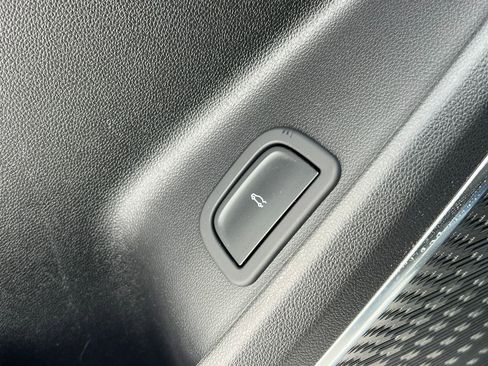 New 2026 Buick Enclave Preferred w/ Power Package image 19