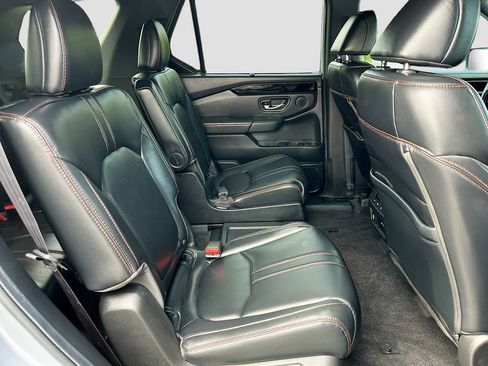 Used 2025 Honda Pilot TrailSport image 28