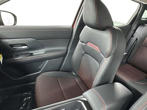 Used 2025 Nissan Kicks SR w/ Illumination Package image 13